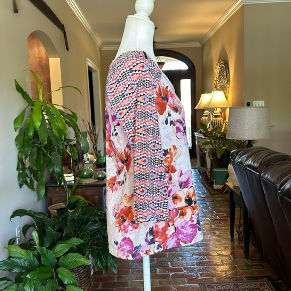 Anthropologie Akemi + Kin pink floral patterned vneck top szM - Picture 4 of 12